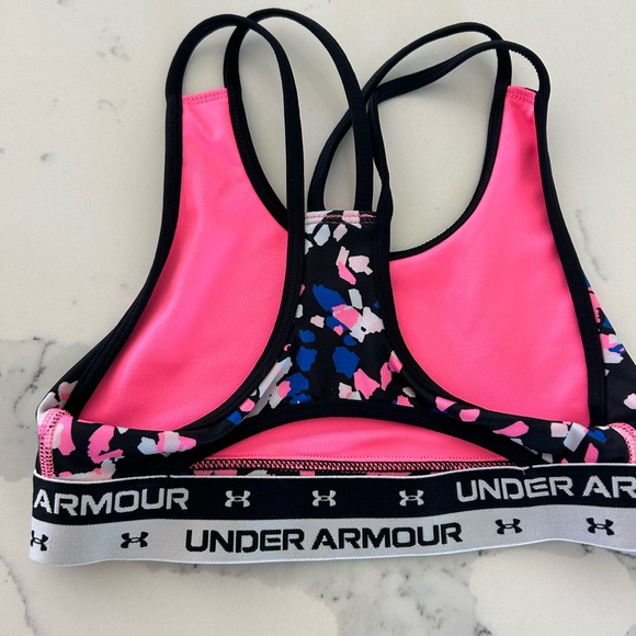 Under Armour Girls Sports Bras!! Gently used!! Set of 3!! - Picture 5 of 7
